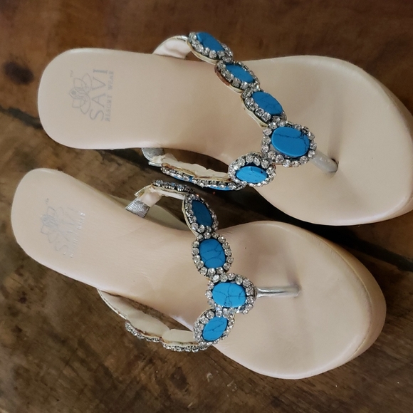 SAVI RESORT WEAR SANDALS - Picture 2 of 6